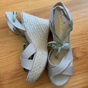 NWOT Lulus Esme espadrilles size 10 Platform with ankle tie